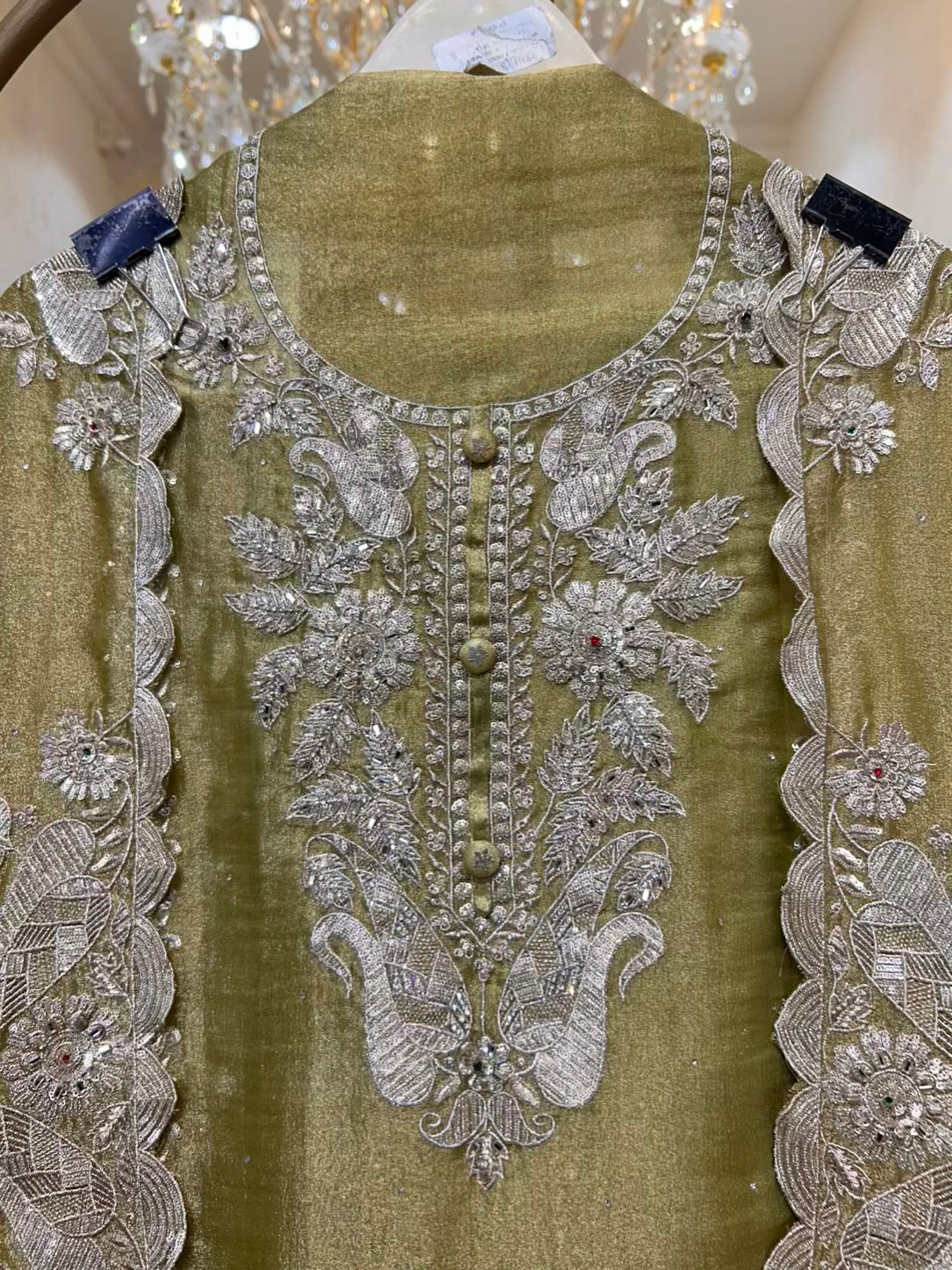 Aayra Organza Veil Suit (Mehendi Green)