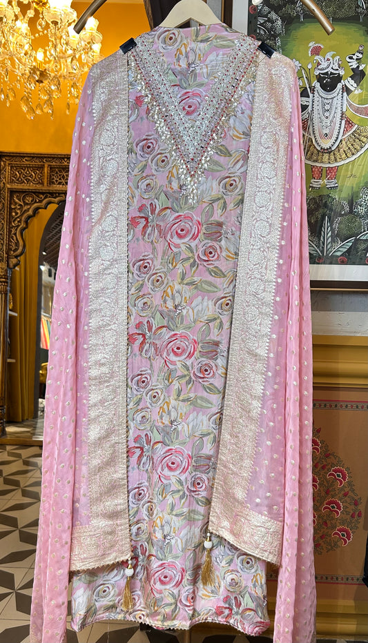 Zareen Crêpe Suit