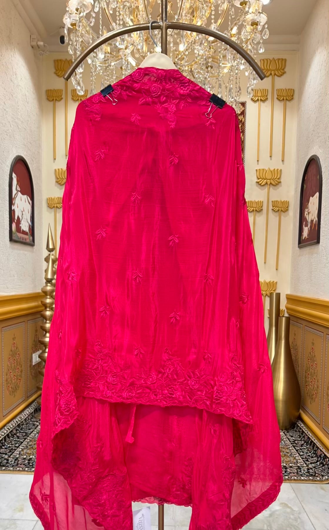 Zehriya Embroiré Suit (Magenta)