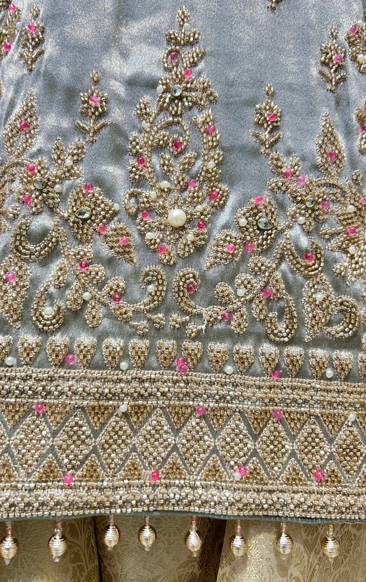 Dilruba Farshi Suit