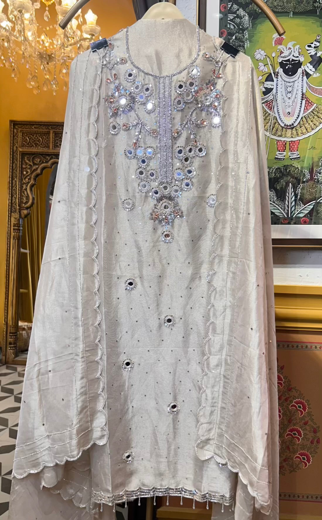 Zareesha-é-Noor (Beige)