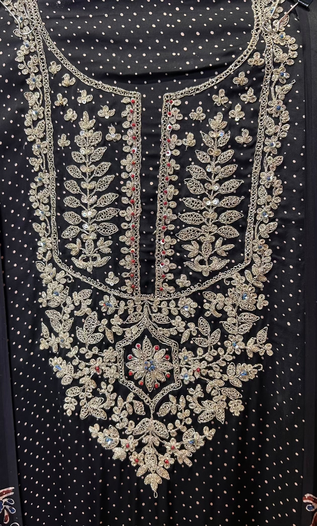 Ameira-é-Shaam Suit (Black)