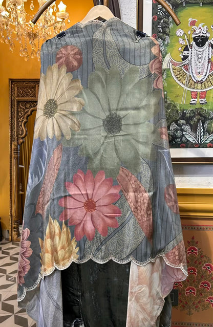 Zarmina Velvet Suit (Silver Grey)