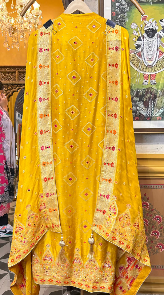 Khwabgah Bandhani Suit (Yellow)