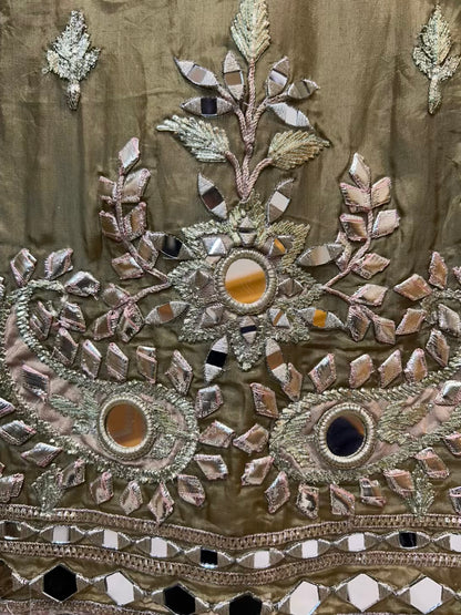 Zaraina Gota Mirror Suit (Green)