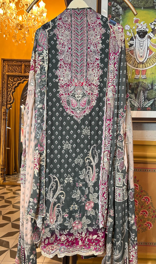 Mehrin Crepe Suit (Green)