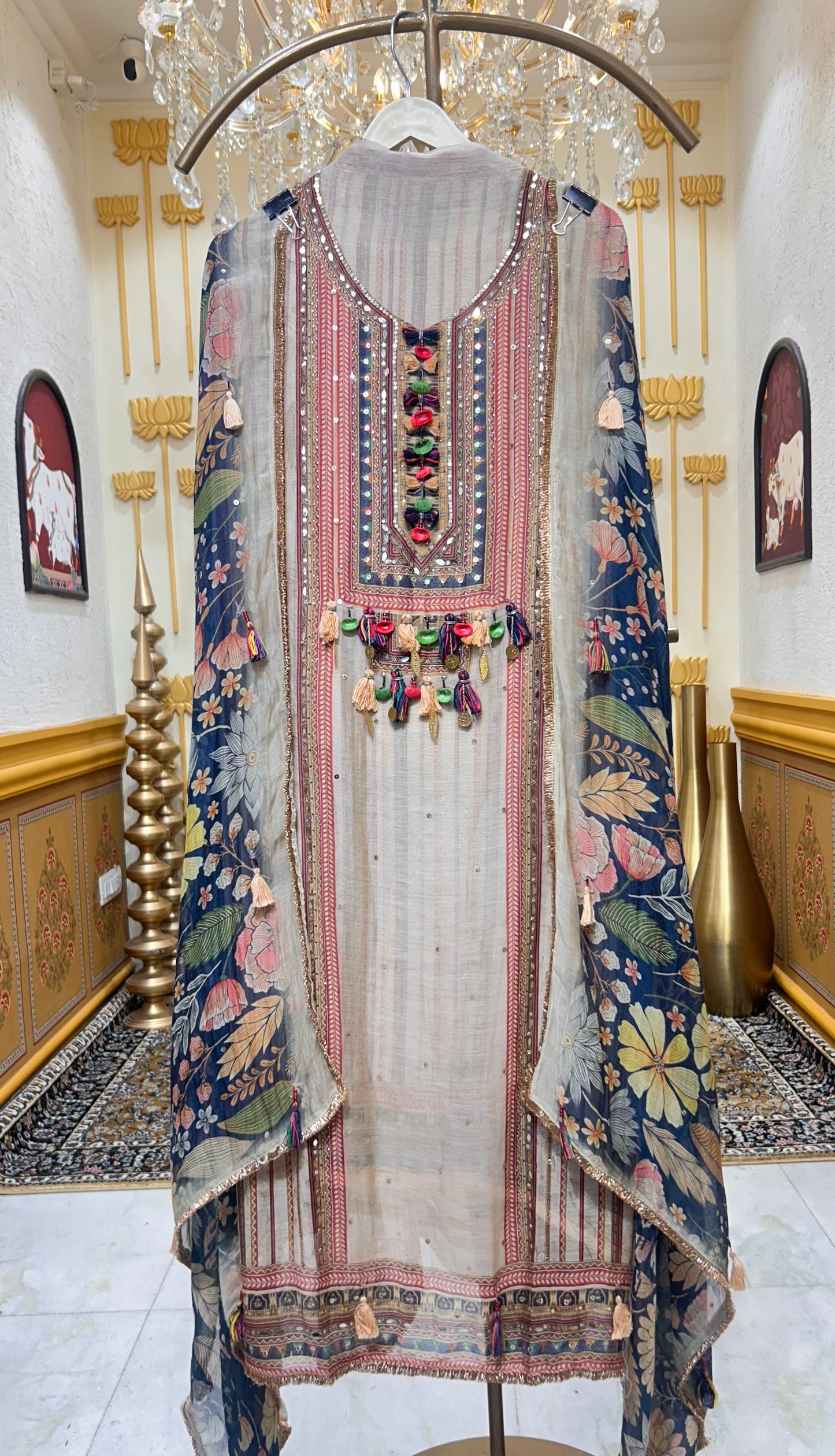 Iraaya Pure Mul Suit