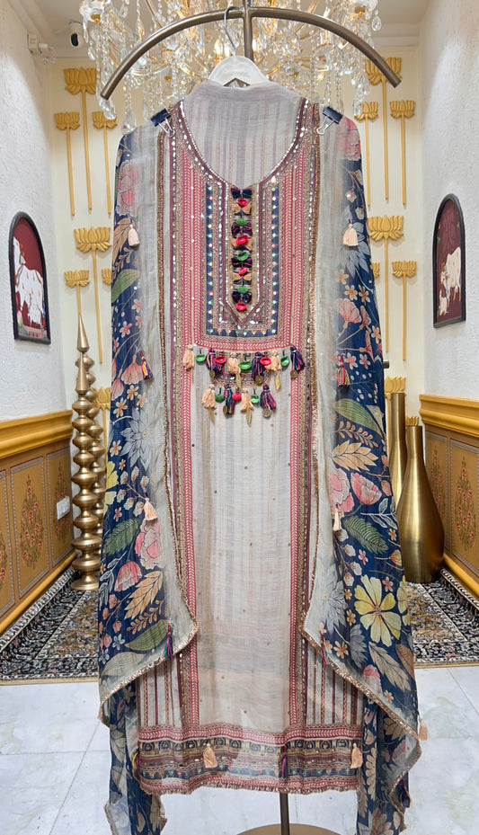 Iraaya Pure Mul Suit