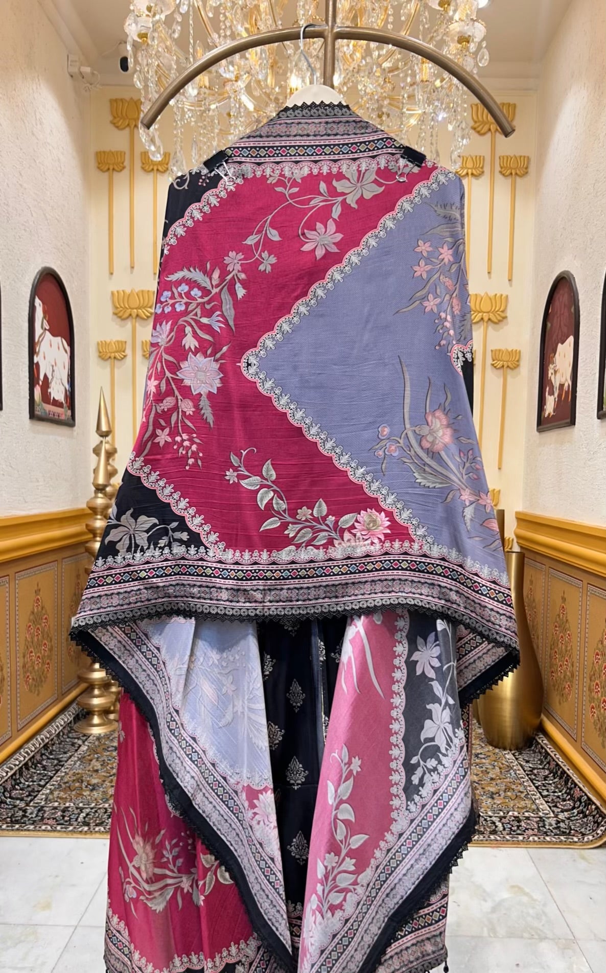 Ariyah Naqsh Silk Suit