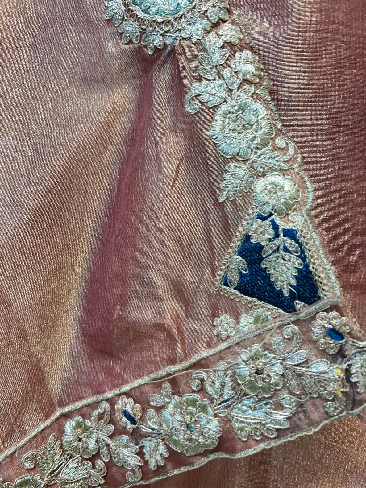 Aariza Tissue Gleam Suit (Peach)