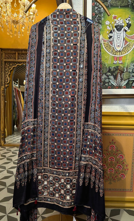 Zarveen Silk Suit (Black)