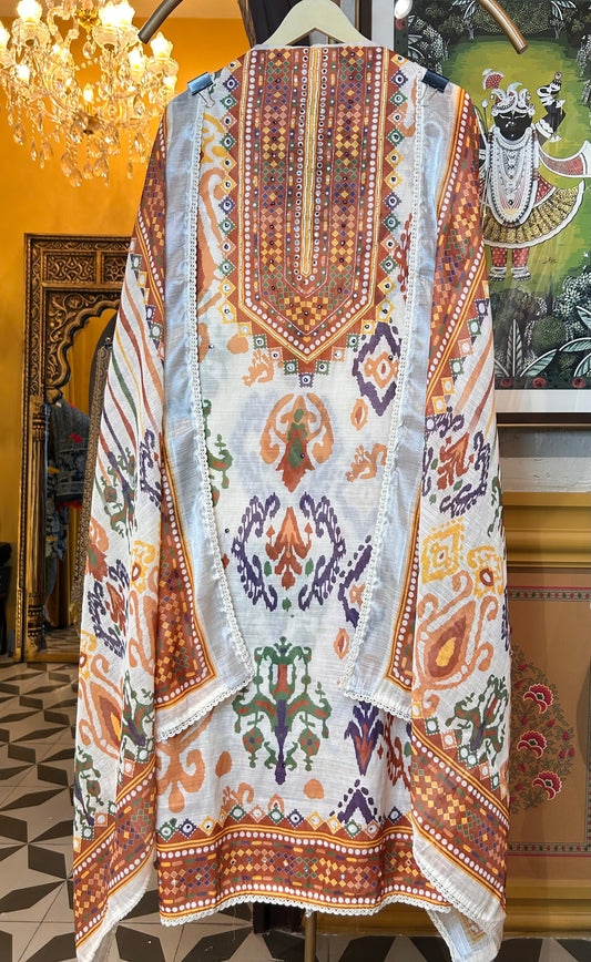 Iraaya Linen Suit