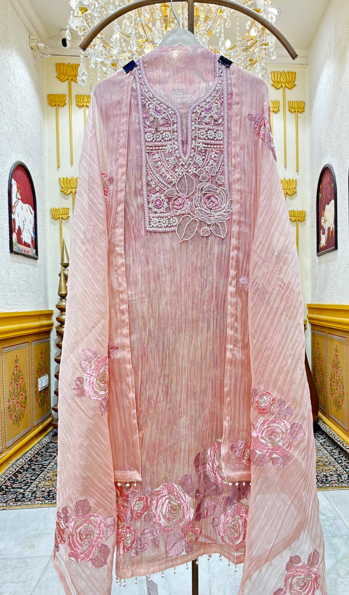 Aainoor Élite Suit