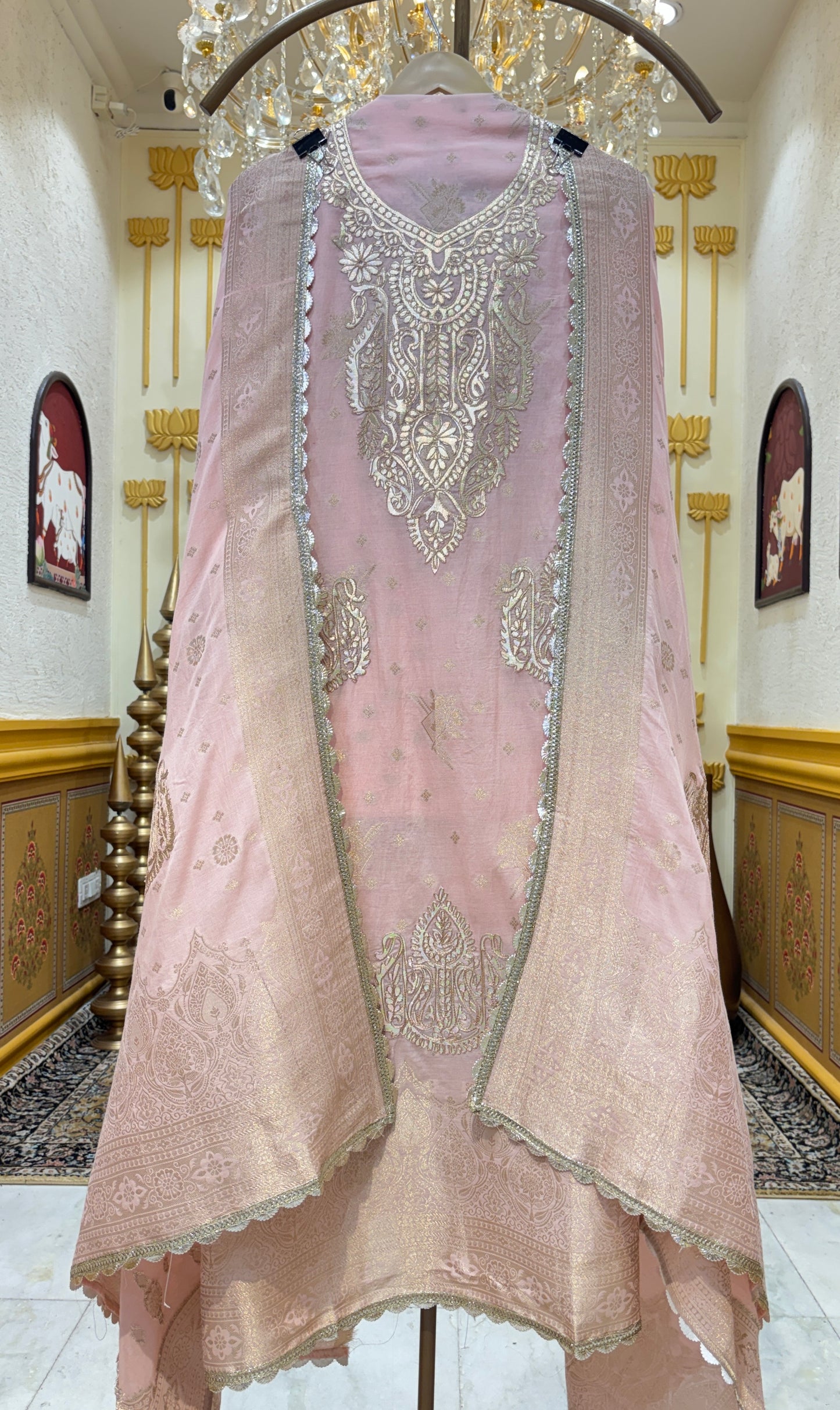 Vyanjali Mul Suit