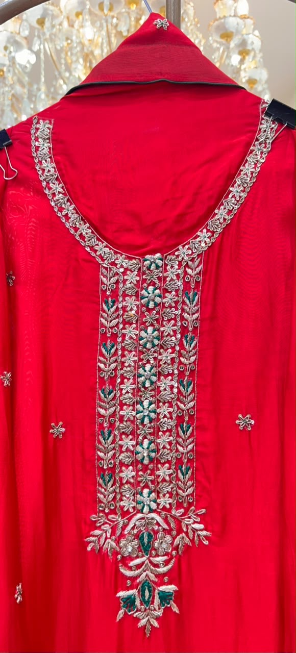 Surkh Meher Suit