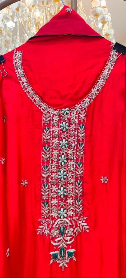 Surkh Meher Suit