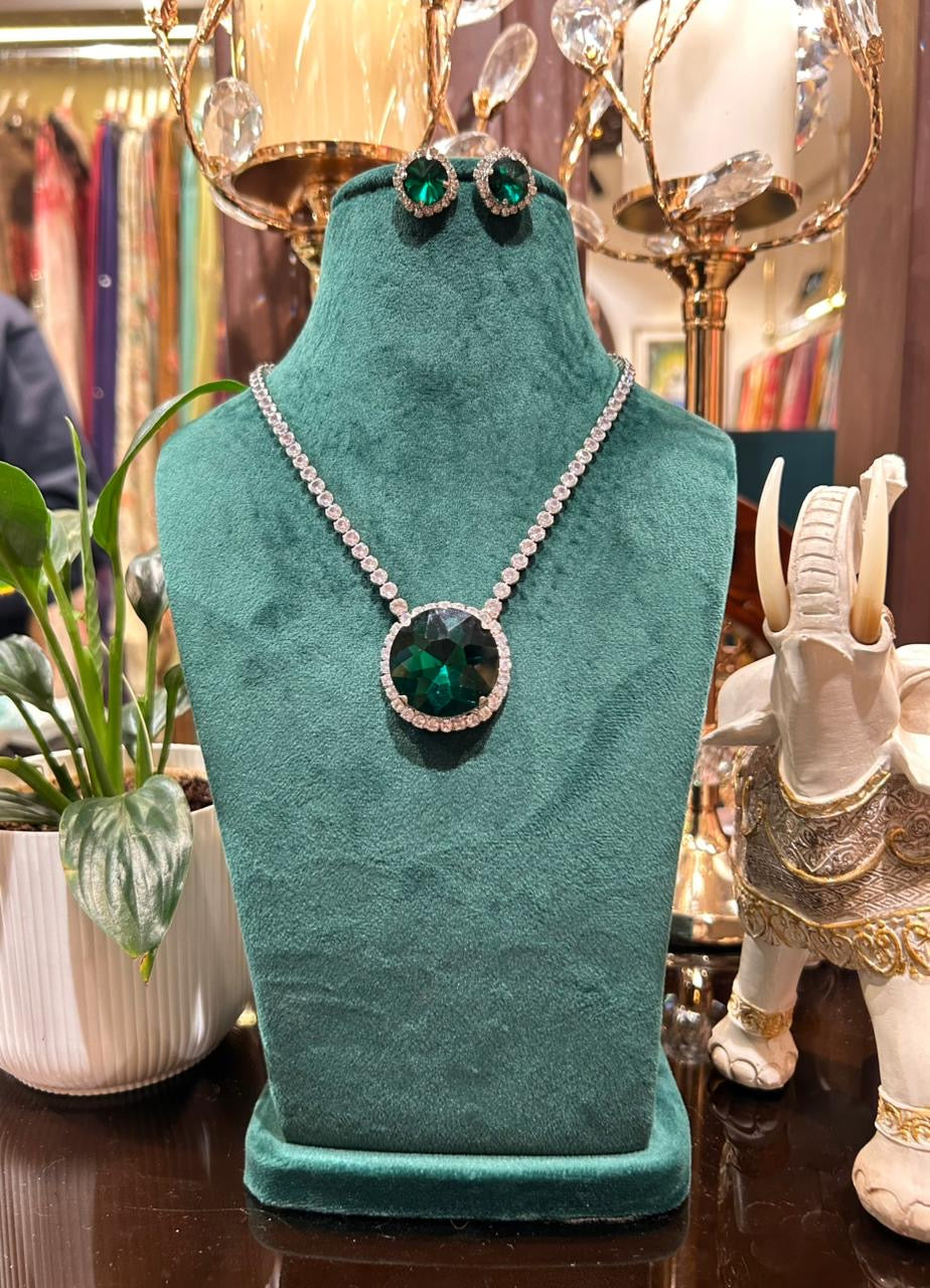 Nooraya Crystal Halo Set (Green)