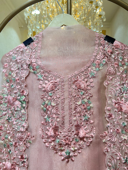Husna Threadcrafted Suit (Pink)