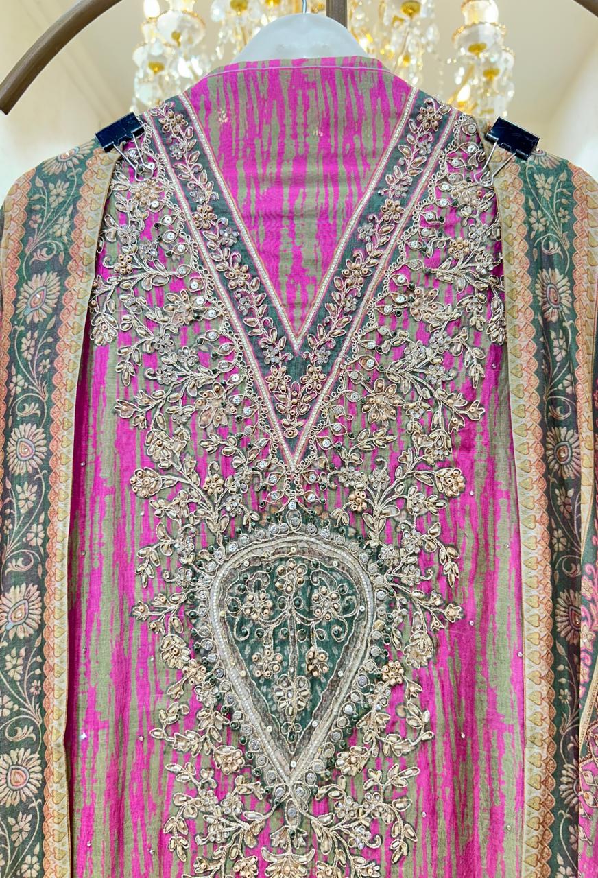 Ruhviana Mul Suit
