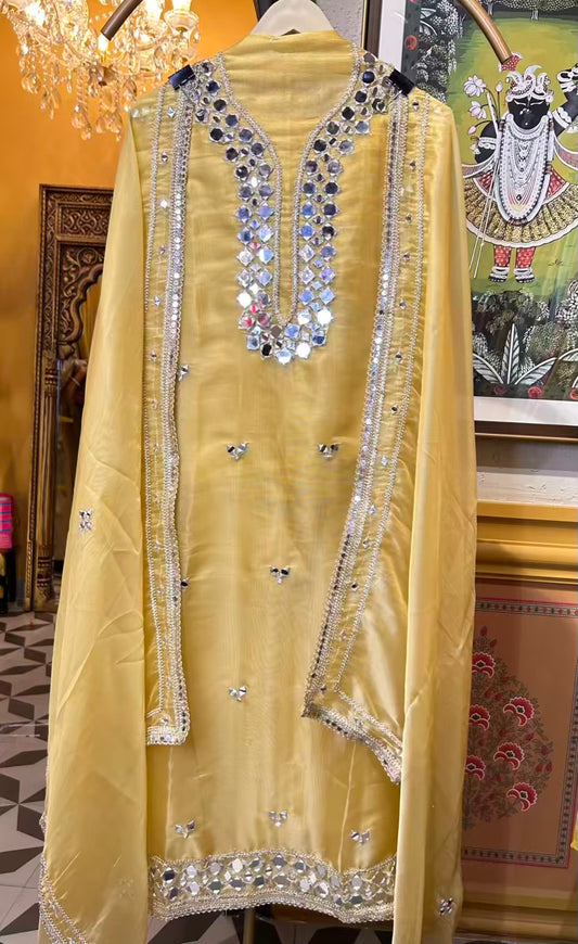 Sajda-e-Noor (Yellow)