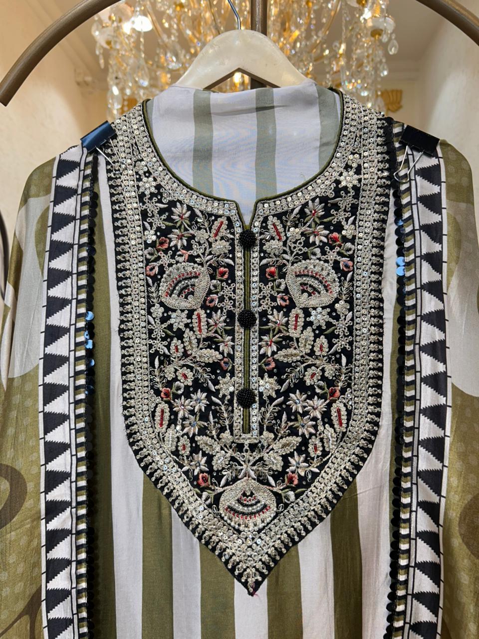 Mehira Silk Grace Suit (Green)