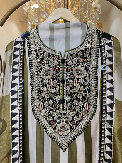 Mehira Silk Grace Suit (Green)