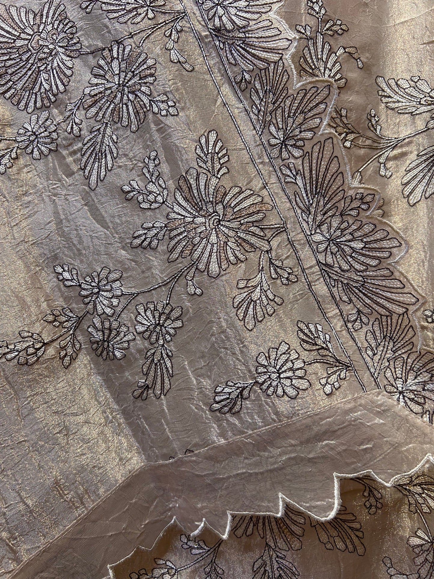 Luméra Threadé Tissue Organza Suit
