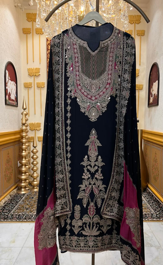 Zarimeh Aari Naqsh Suit (Black)