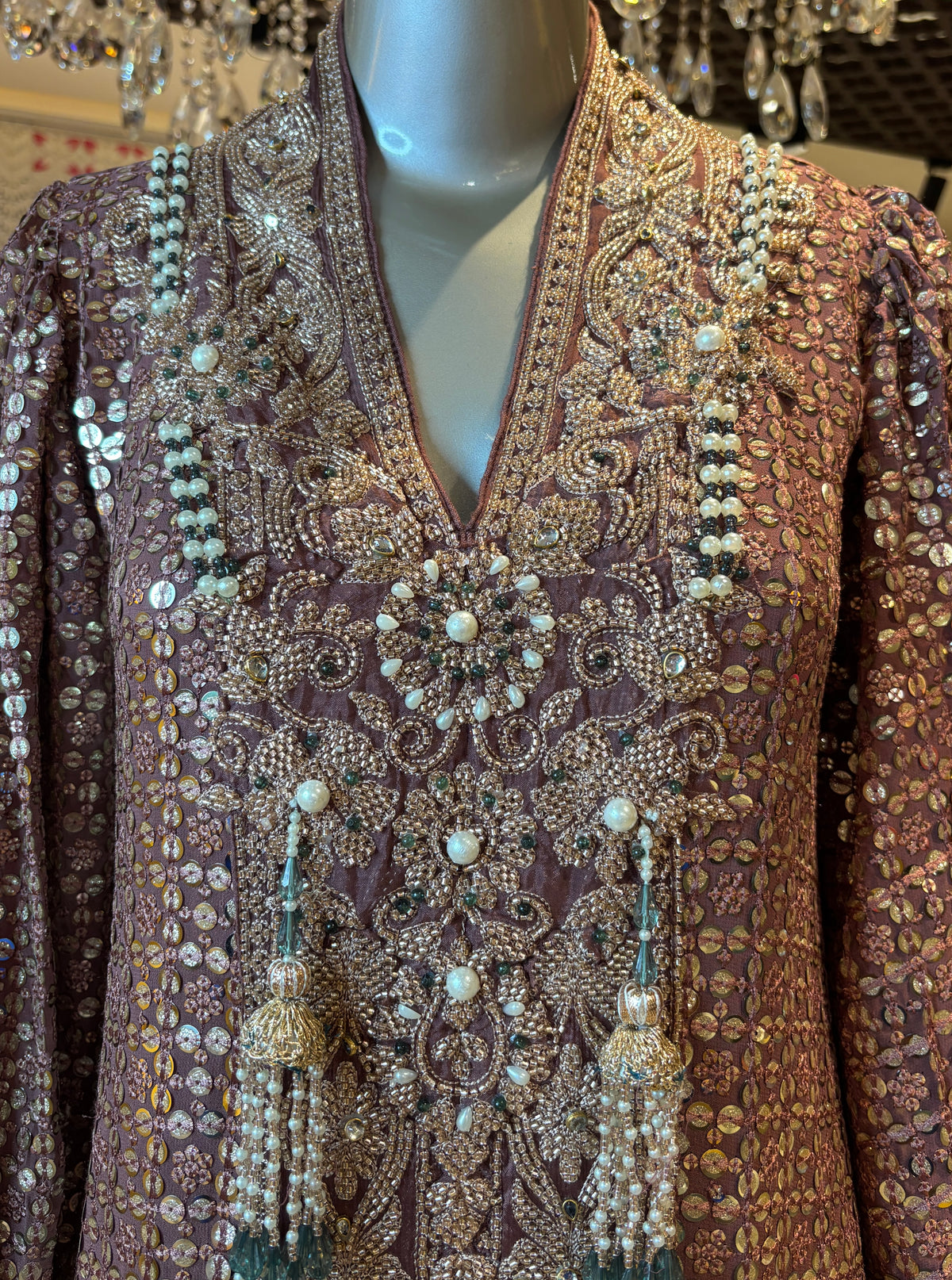 Mahvienne Pakistani Suit