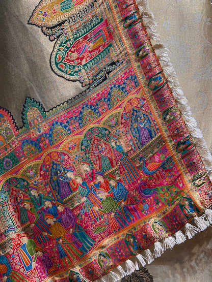 Ruhani Pichwai Élan Suit