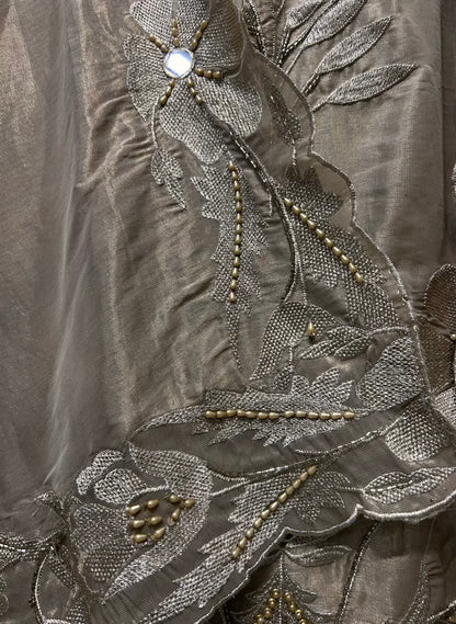 Noorika Sheesha Pearl Suit (Beige)