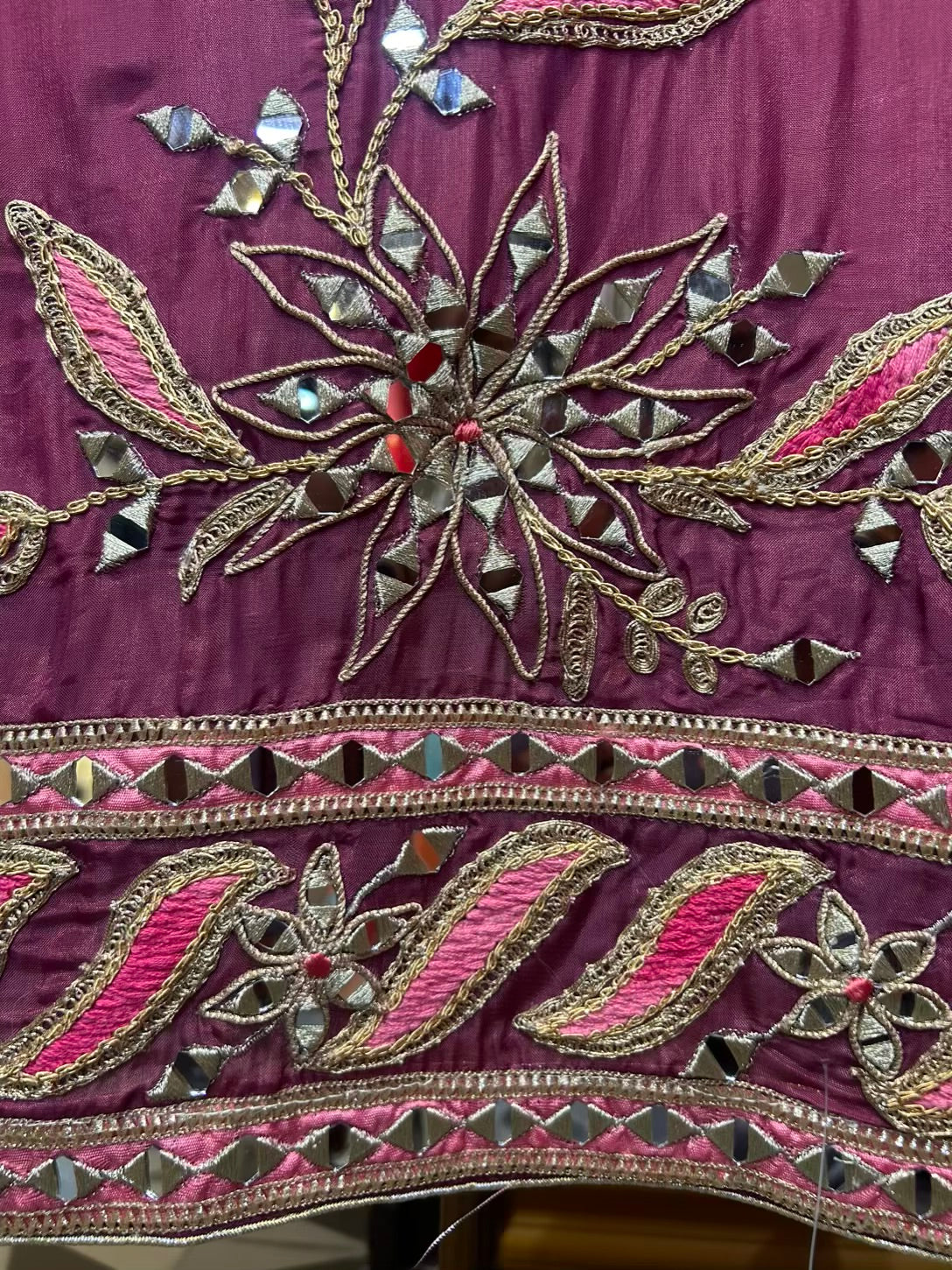 Zareen-é-Tasveer (Lavender)