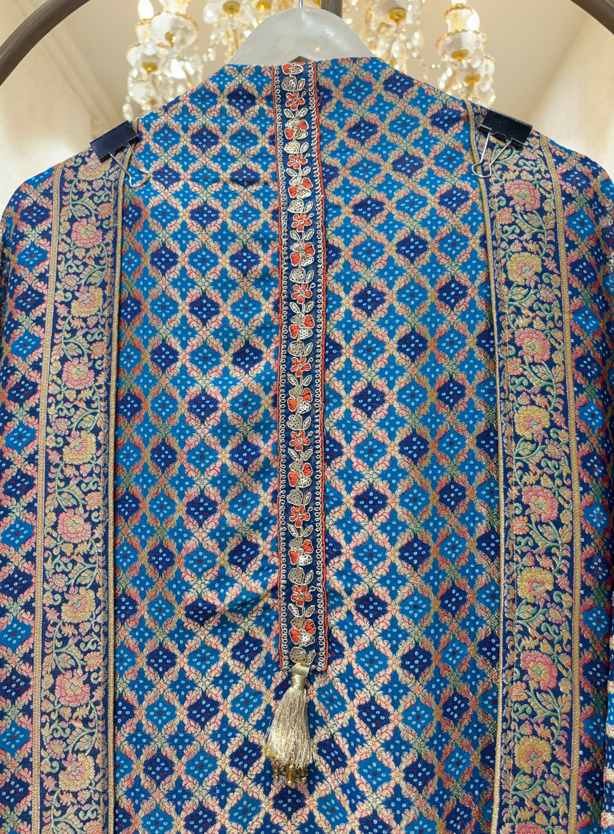 Banarika Royale Suit