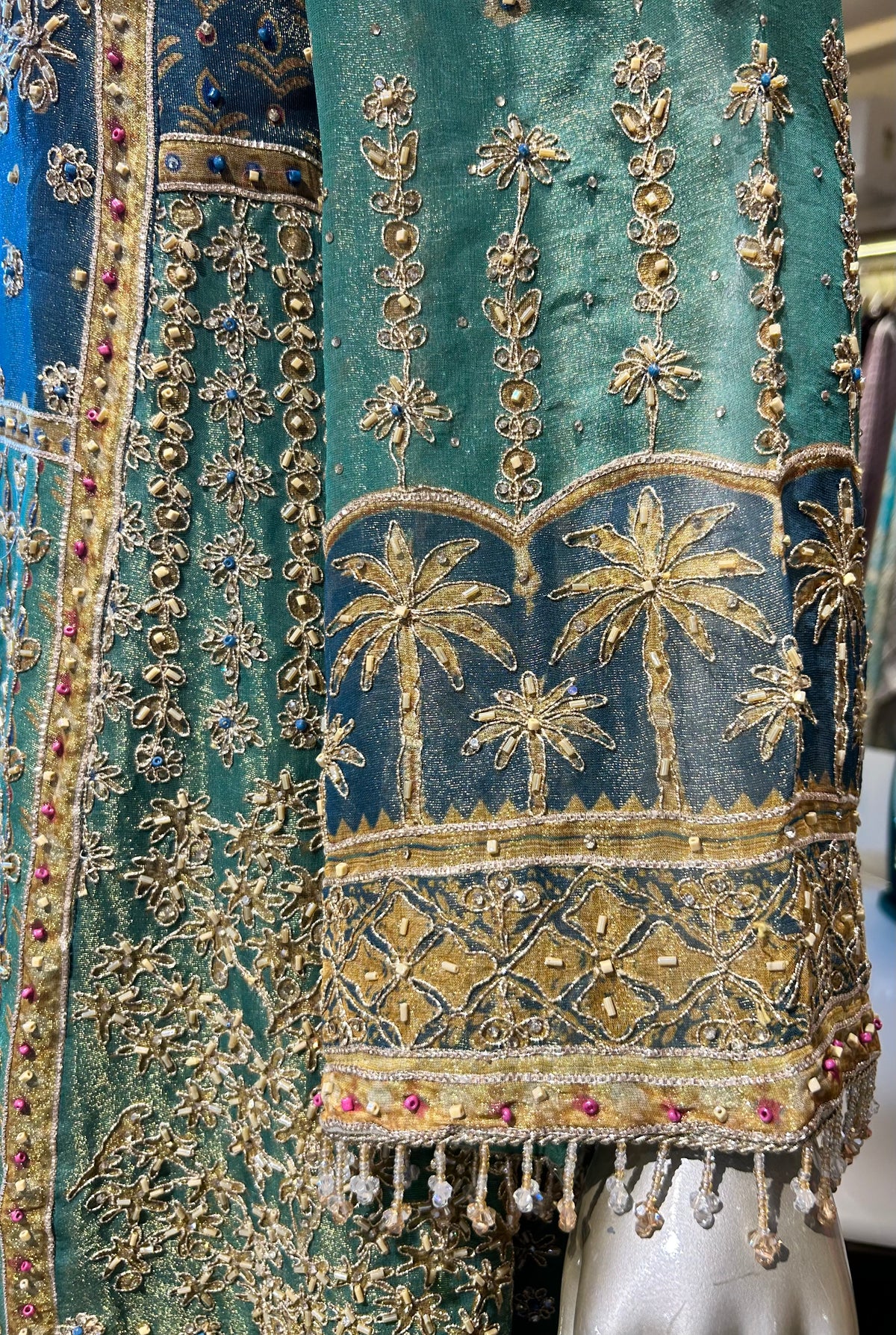 Ruhzaad Pakistani Suit
