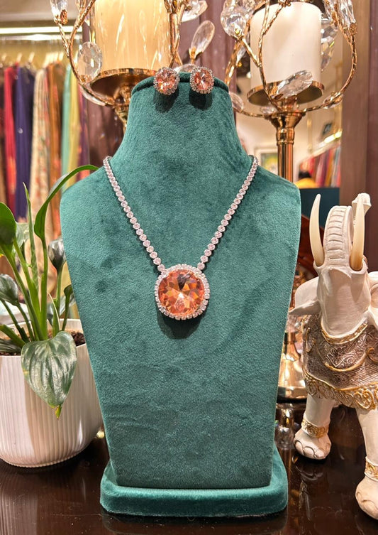 Nooraya Crystal Halo Set (Rose Gold)