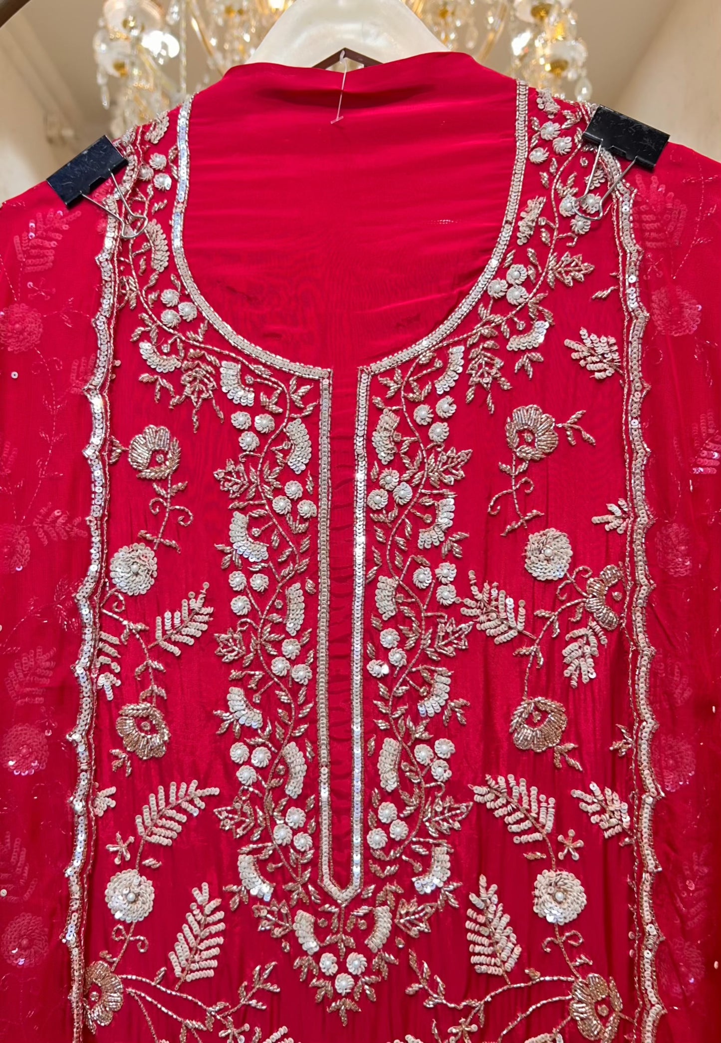 Zareena Karigari Crepe Suit