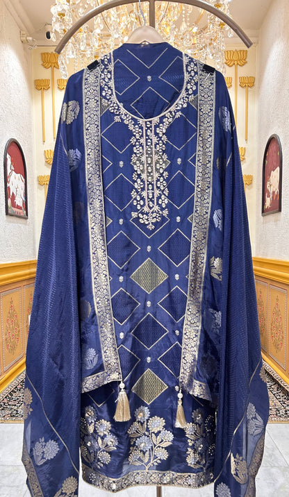 Rajsi Noor Suit