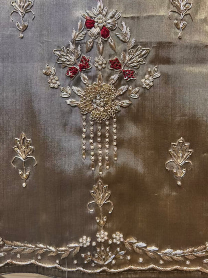 Sunhehri Nazm Suit
