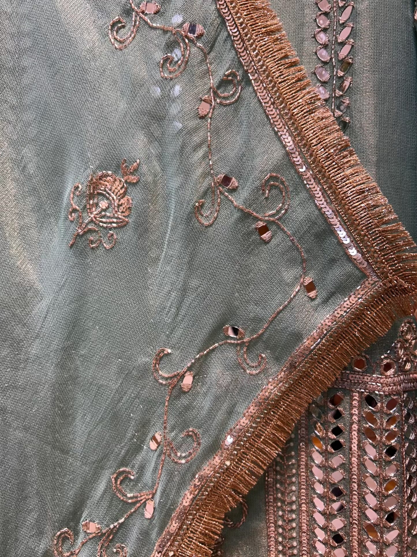 Ruhmehar Sheesha Kinari Suit (Green)