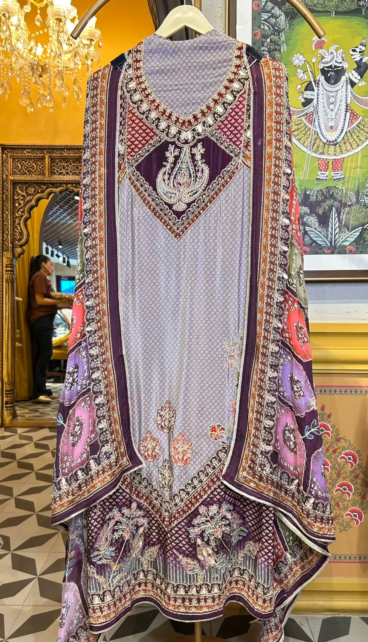 Nazm-e-Rangrez (Lavender)