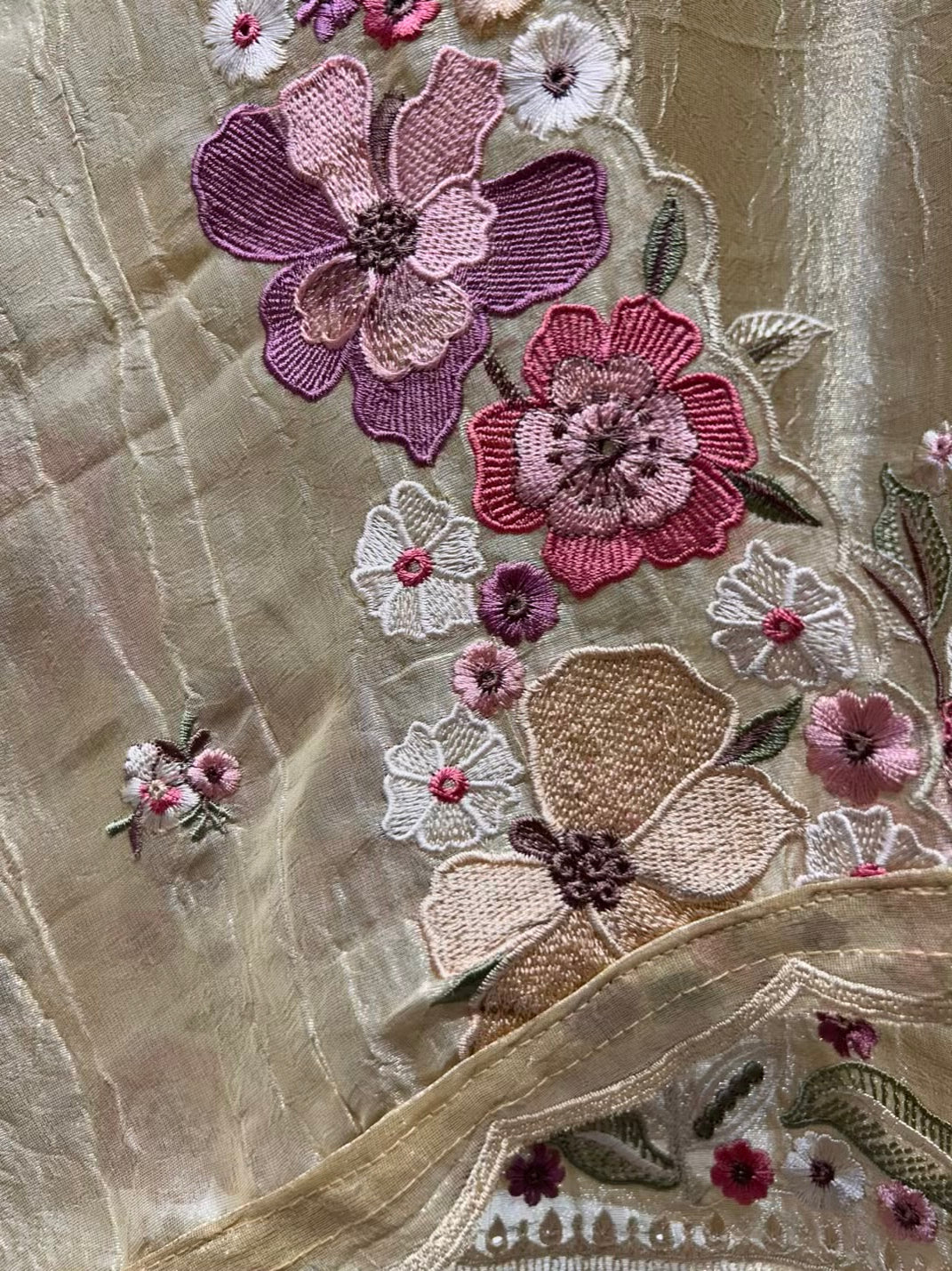 Navya Thread Crush Tissue Suit