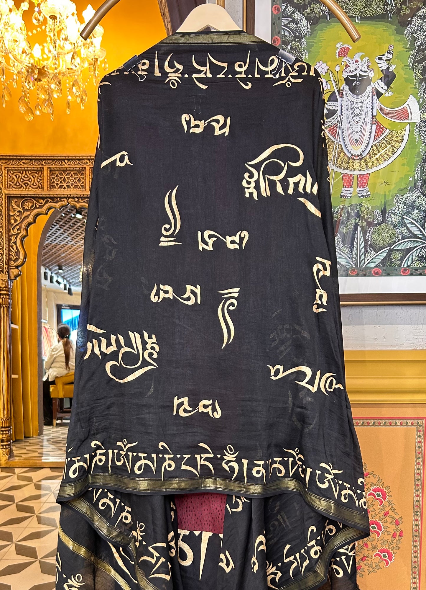 Vyanah Maheshwari Suit (Maroon & Black)