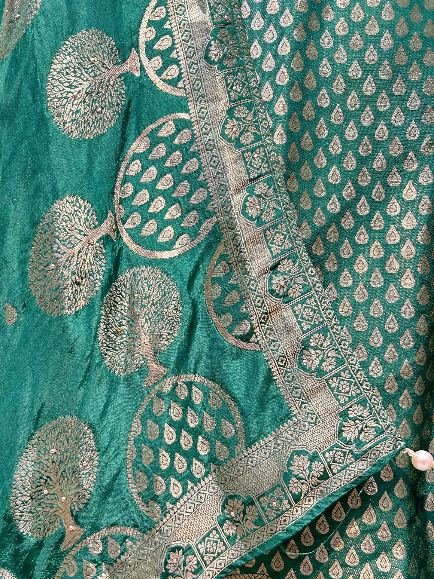 Riwaayat Banaras Suit