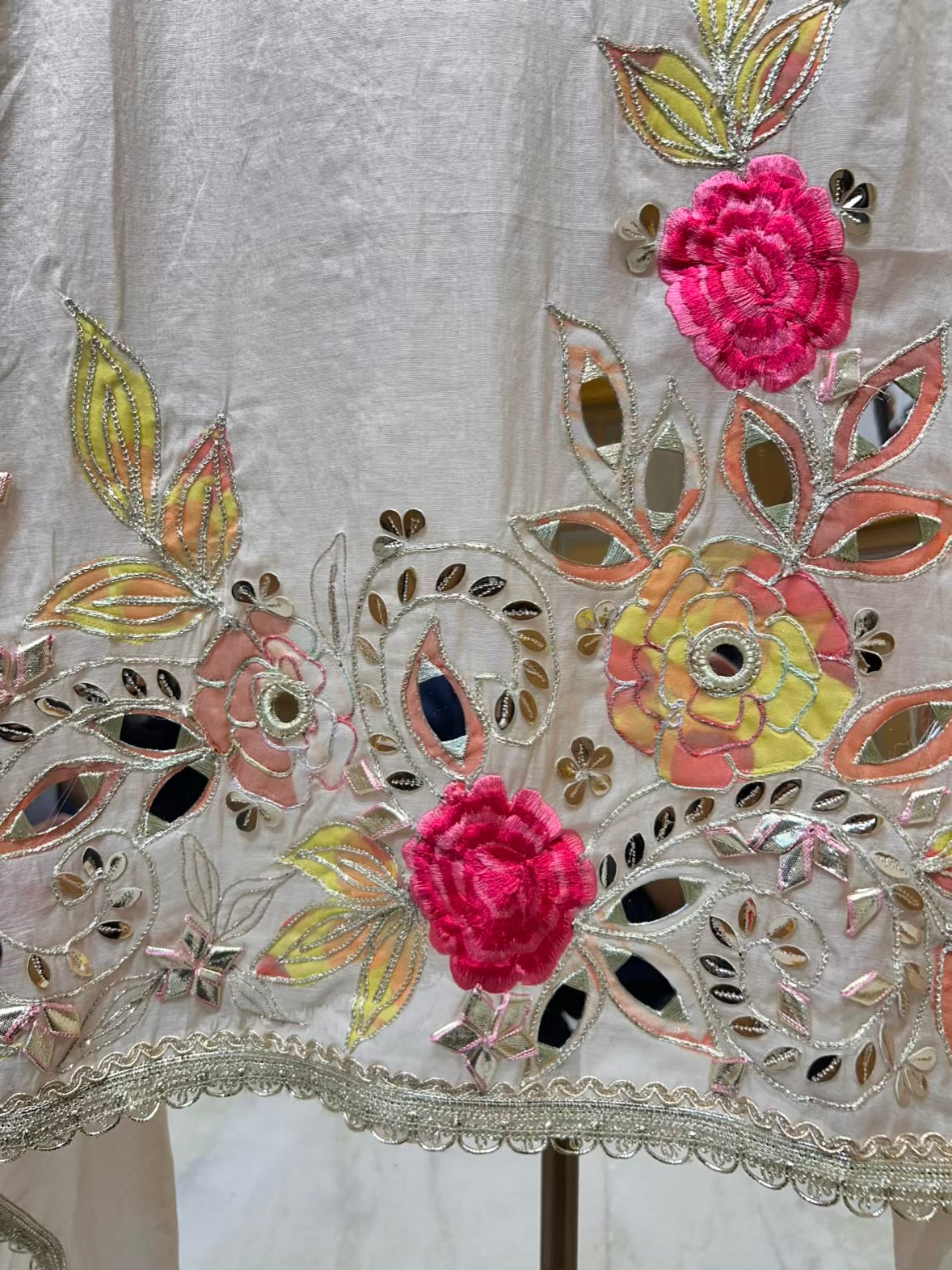 Virasa Gota Mirror Suit (Beige)