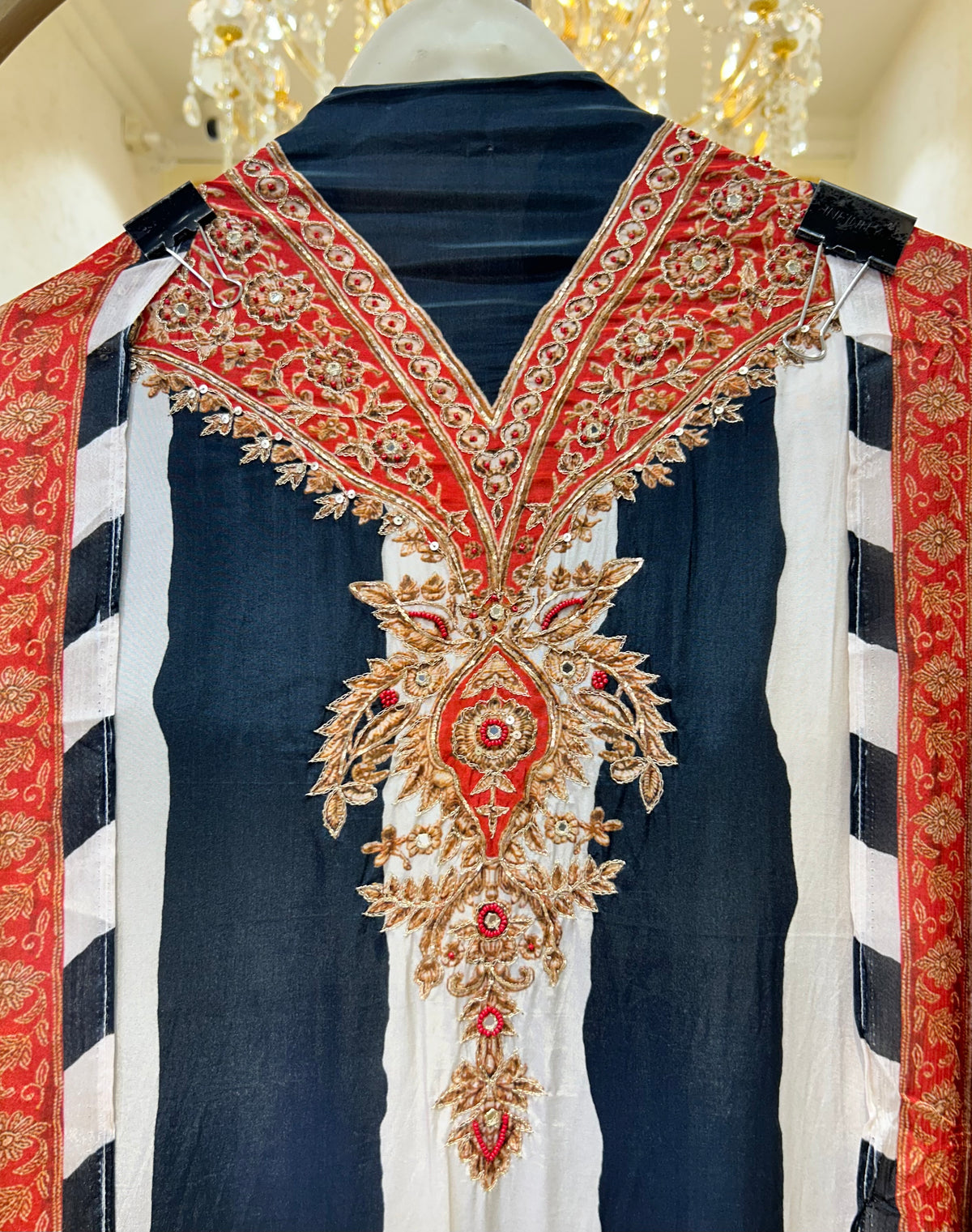 Nayrika Crepe Suit
