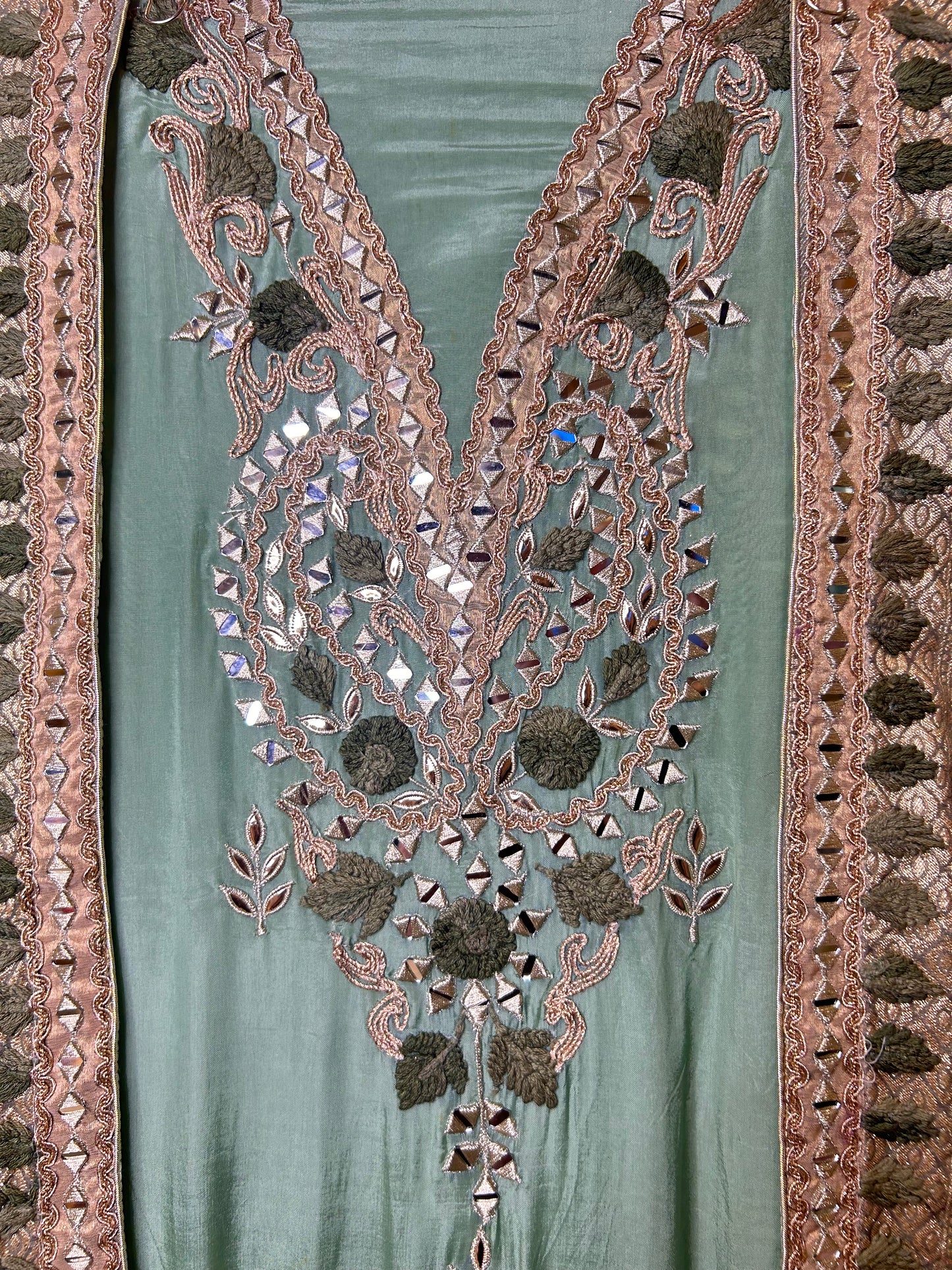 Zarreen Adaa Silk Suit (Green)