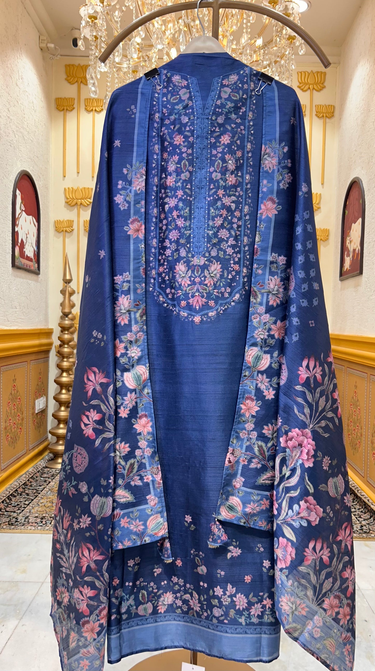 Éclara Satiné Suit