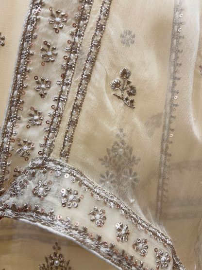 Iraaya Pearl Radiance Suit (Ivory)