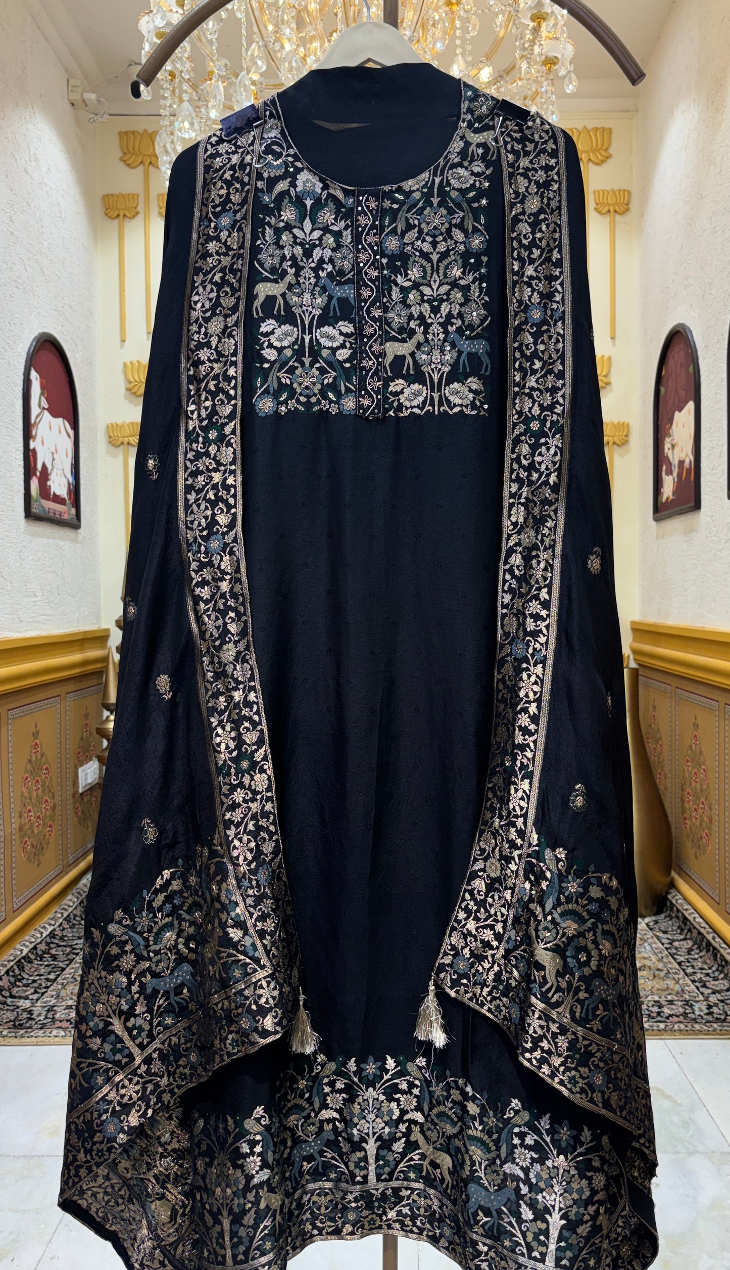 Élara Noor Banarasi Silk Suit