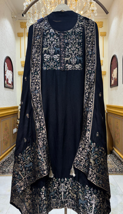 Élara Noor Banarasi Silk Suit